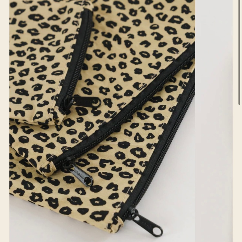 NWOT BAGGU Flat Pouch Set Honey Leopard